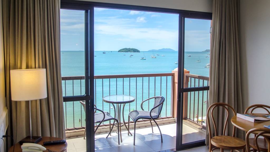 Jurerê Beach Village Suite Frente Mar Triplo 6 diárias 2027 L1